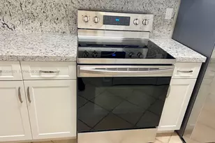 8881A Fontainebleau Blvd, Miami, FL 33172 - Photo 8