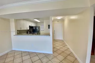 8881A Fontainebleau Blvd, Miami, FL 33172 - Photo 30