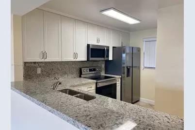 8881 A Fontainebleau Blvd #307, Miami, FL 33172 - Photo 4