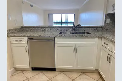8881 A Fontainebleau Blvd #307, Miami, FL 33172 - Photo 6