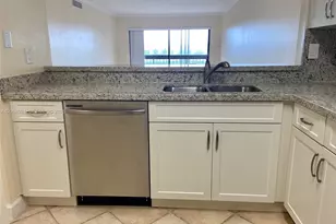 8881A Fontainebleau Blvd, Miami, FL 33172 - Photo 6
