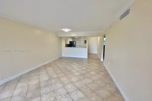 8881A Fontainebleau Blvd, Miami, FL 33172 - Photo 32