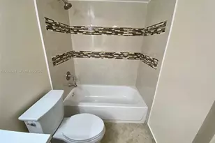 8881A Fontainebleau Blvd, Miami, FL 33172 - Photo 20