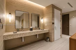 2411 Laguna Cir, Miami, FL 33181 - Photo 36