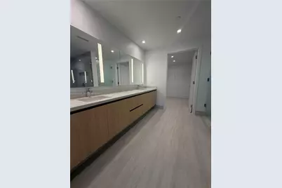 2411 Laguna Cir #2408, Miami, FL 33181 - Photo 10