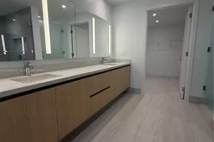 2411 Laguna Cir, Miami, FL 33181 - Photo 10