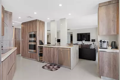 848 Brickell Key Dr #3905, Miami, FL 33131 - Photo 10