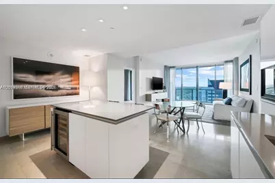 88 SW 7th St #1904, Miami, FL 33130 - Photo 1