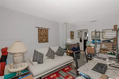 329 SE 3rd St #502P, Hallandale Beach, FL 33009 - Photo 16