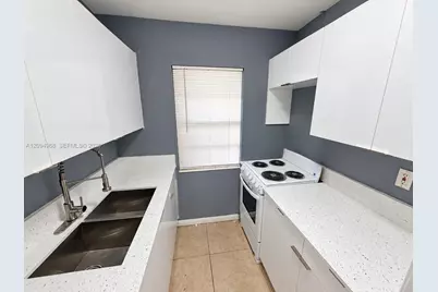 2335 NE 172nd St #2, North Miami Beach, FL 33160 - Photo 4