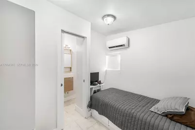 2330 NE 195th St, Miami, FL 33180 - Photo 26