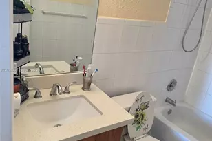 9360 Fontainebleau Blvd, Miami, FL 33172 - Photo 24