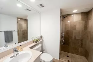 325 S Biscayne Blvd, Miami, FL 33131 - Photo 18