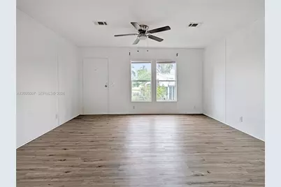 1910 SW 85th Ln, Davie, FL 33324 - Photo 6