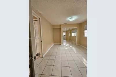 4596 E 8th Ct, Hialeah, FL 33013 - Photo 22