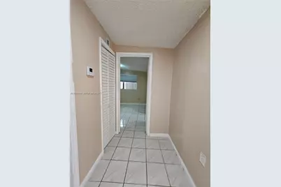 4596 E 8th Ct, Hialeah, FL 33013 - Photo 20