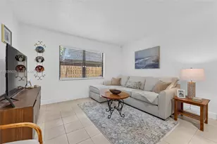 14285 SW 94th Cir Ln, Miami, FL 33186 - Photo 2