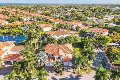 19529 SW 80th Ct, Cutler Bay, FL 33157 - Photo 4