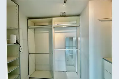92 SW 3rd St #4905, Miami, FL 33130 - Photo 14