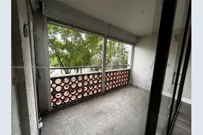 4222 Inverrary Blvd #4305, Lauderhill, FL 33319 - Photo 6