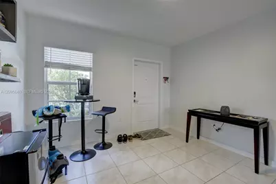 565 NE 5th Pl, Florida City, FL 33034 - Photo 4
