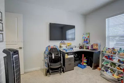 565 NE 5th Pl, Florida City, FL 33034 - Photo 16