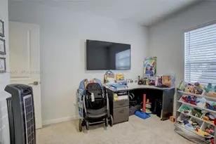 565 NE 5th Pl, Florida City, FL 33034 - Photo 16