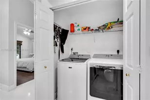 11817 SW 7th St, Pembroke Pines, FL 33025 - Photo 24