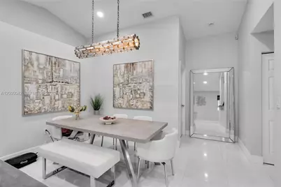 11817 SW 7th St, Pembroke Pines, FL 33025 - Photo 8
