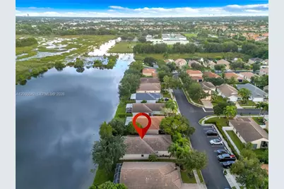 11817 SW 7th St, Pembroke Pines, FL 33025 - Photo 32