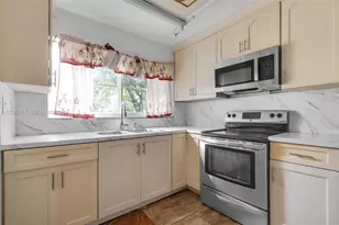 4047 NW 16th St, Lauderhill, FL 33313 - Photo 6