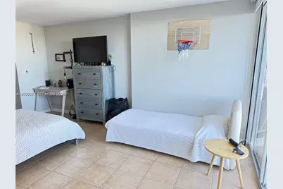 7601 E Treasure Dr #512, North Bay Village, FL 33141 - Photo 18
