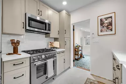 467 NE 55th Ter, Miami, FL 33137 - Photo 12