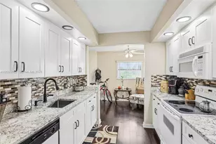13800 SW 5th Ct, Pembroke Pines, FL 33027 - Photo 16
