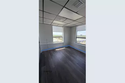 1250 E Hallandale Beach Blvd, Hallandale Beach, FL 33009 - Photo 10