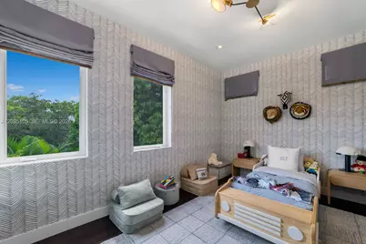 737 W 49th St, Miami Beach, FL 33140 - Photo 14