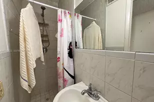 1103 W 39th Terrace, Hialeah, FL 33012 - Photo 6