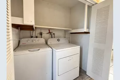 1103 W 39th Ter #20, Hialeah, FL 33012 - Photo 12