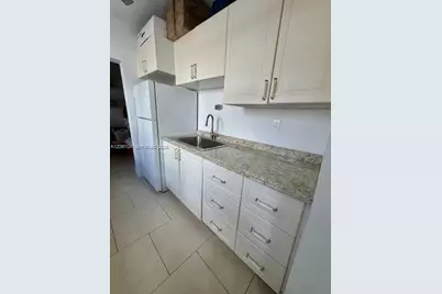 521 NW 44th Ave, Miami, FL 33126 - Photo 10