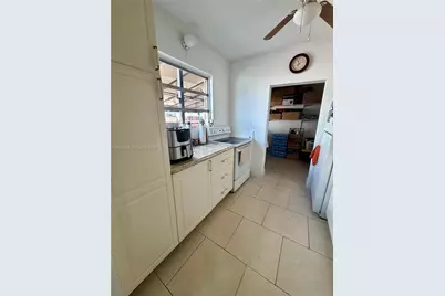 521 NW 44th Ave, Miami, FL 33126 - Photo 8