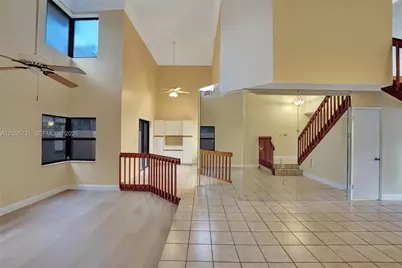 1043 SW 113th Ter, Pembroke Pines, FL 33025 - Photo 12