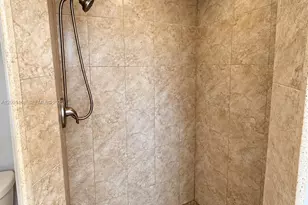 610 Tennis Club Dr, Fort Lauderdale, FL 33311 - Photo 10