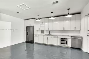 817 Washington Ave, Miami Beach, FL 33139 - Photo 6