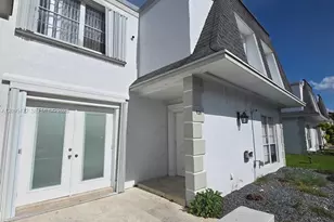 926 NE 27th Ave, Hallandale Beach, FL 33009 - Photo 2