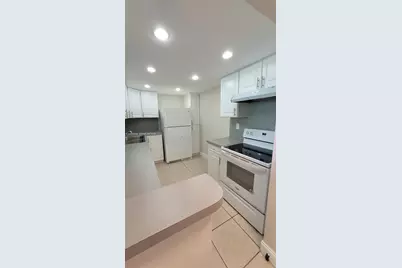 1800 Sans Souci Blvd #428, North Miami, FL 33181 - Photo 12