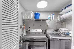 6423 Collins Ave, Miami Beach, FL 33141 - Photo 16