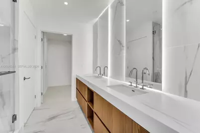 1400 Biscayne Blvd #602, Miami, FL 33132 - Photo 12