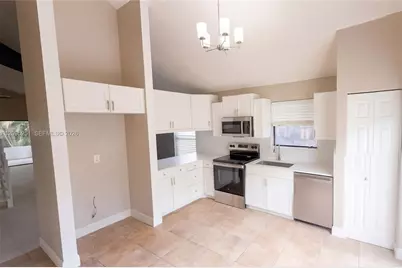 87 Buxton Ln, Boynton Beach, FL 33426 - Photo 2