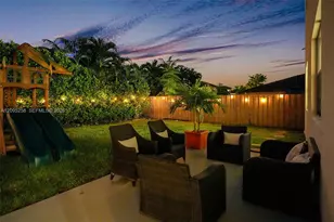 122 NE 27th Ave, Homestead, FL 33033 - Photo 4