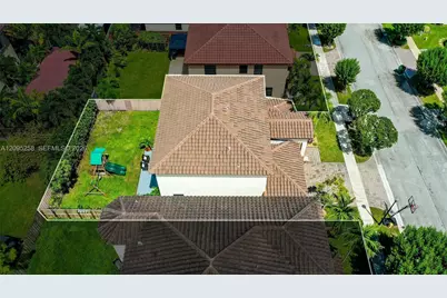 122 NE 27th Ave, Homestead, FL 33033 - Photo 8